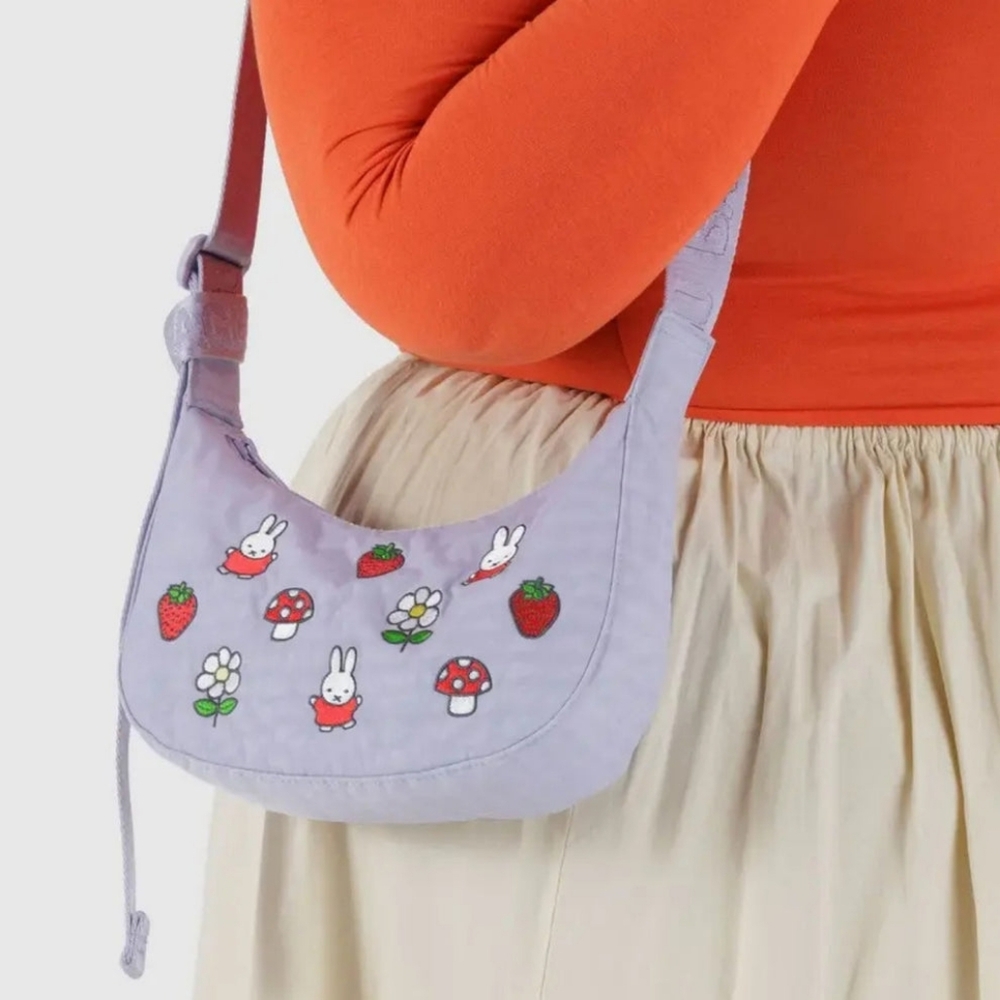 *NWT* BAGGU X MIFFY Strawberry Diasy Mushroom Miffy Small Nylon Crescent Bag - Picture 2 of 8